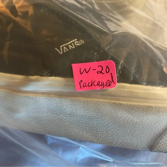 VANS 721356 Shoe M 6 W 7.5 Sneakers Black Ribbed Leather Slip On Skate Casual - Picture 10 of 10